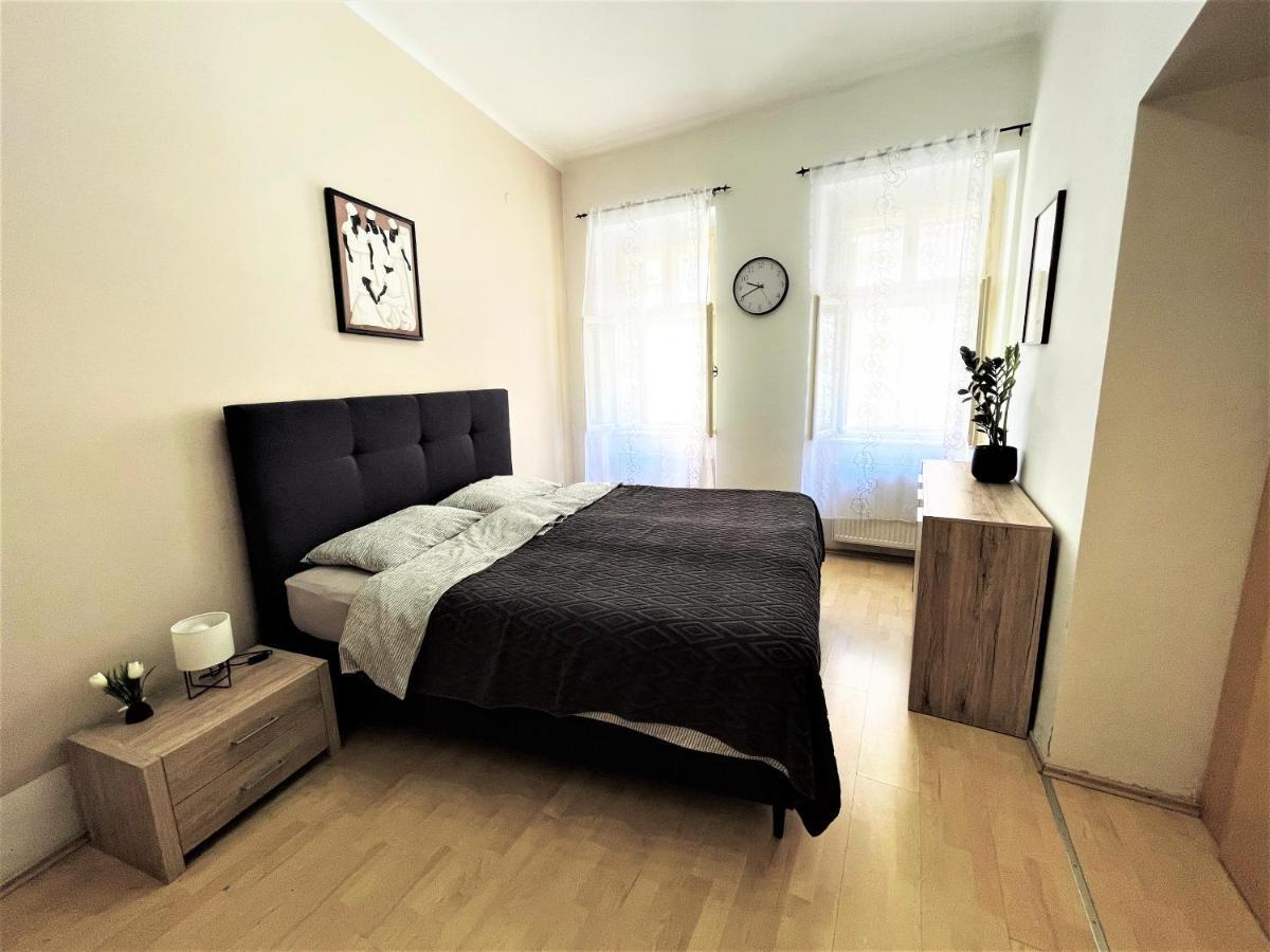 Viktorija City Center Apartment Любляна Екстериор снимка