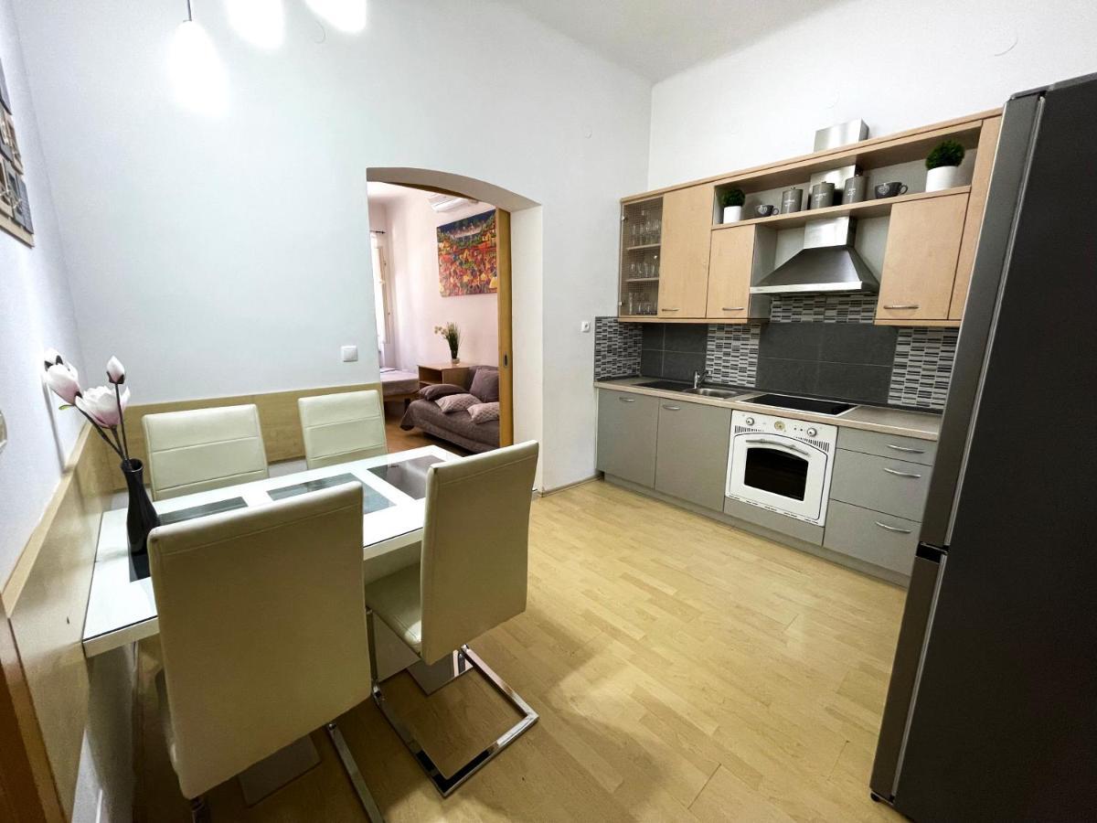 Viktorija City Center Apartment Любляна Екстериор снимка